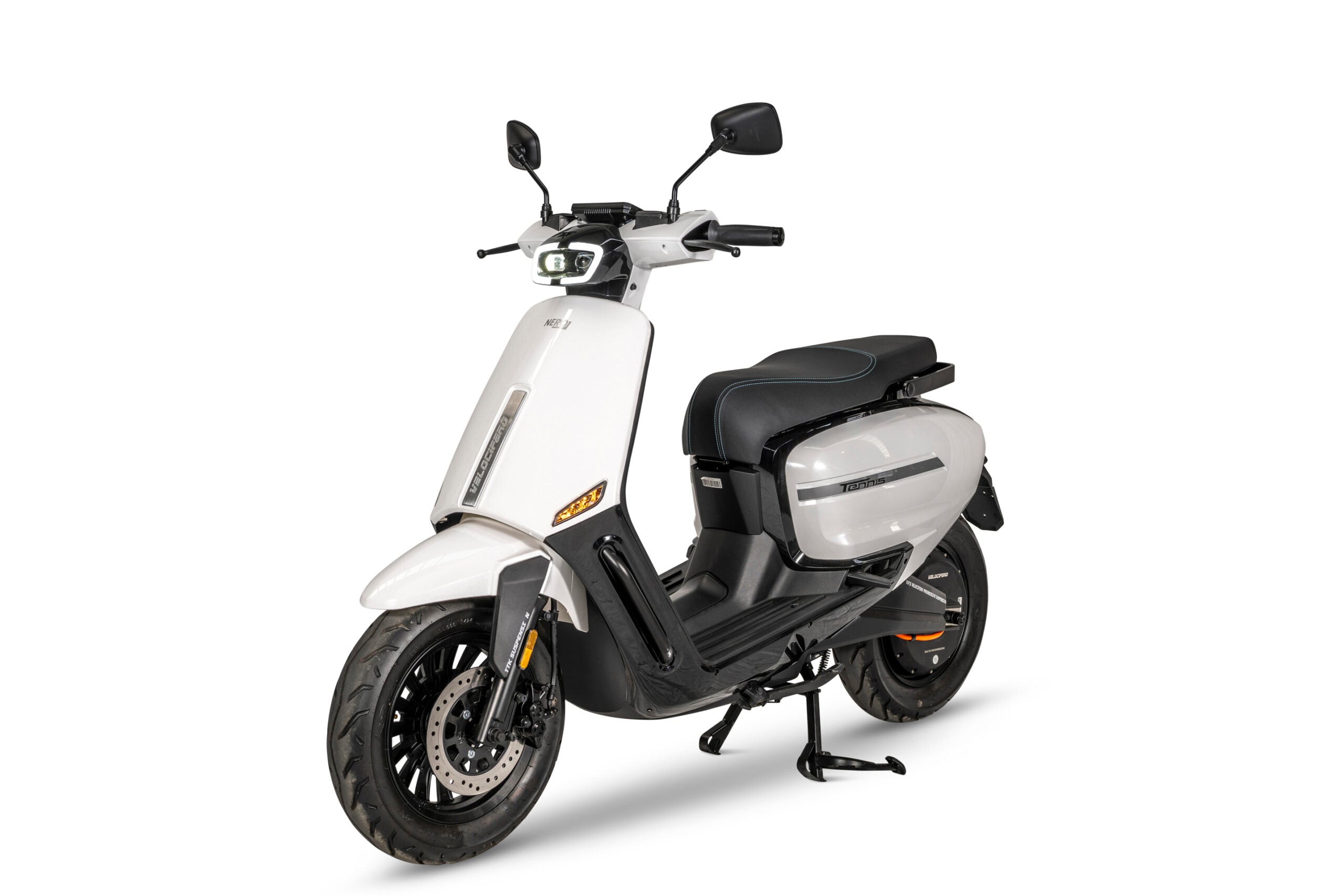 elektro-moped-nero-tennis-weiss-schraeg-links-vorne Elektro-Moped Nero Tennis – Bild 1